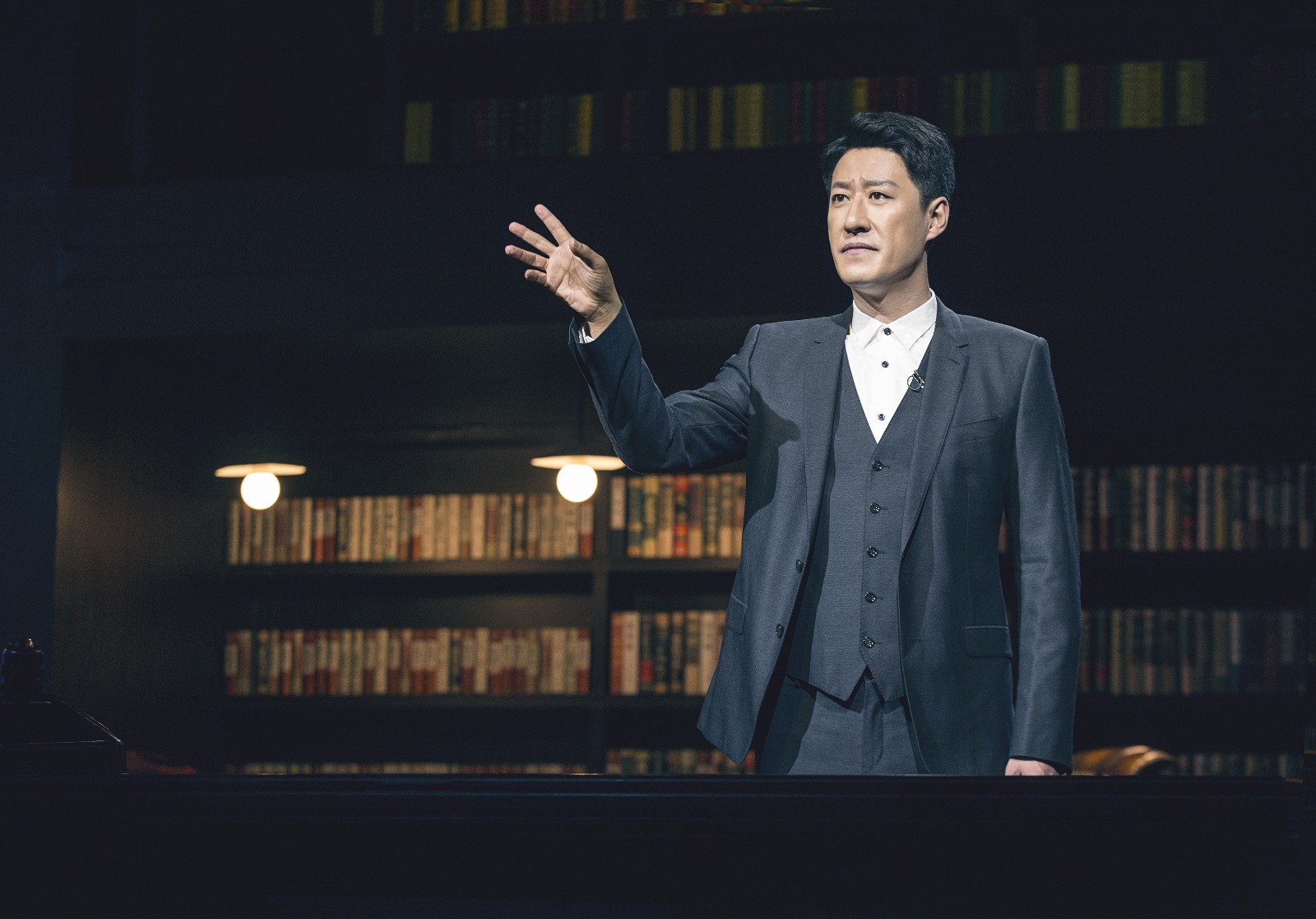 于震主讲《国家记忆》 声情并茂还原大国往事