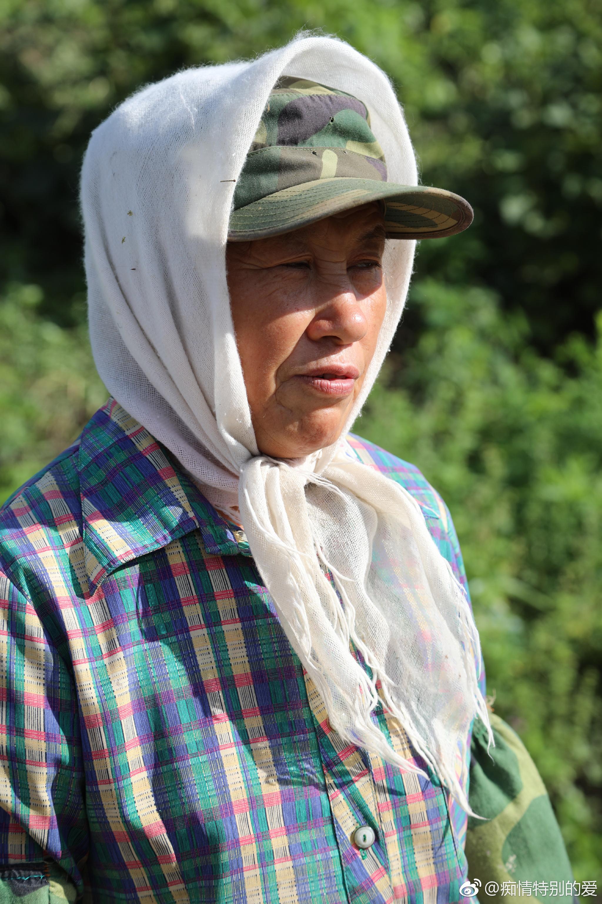 辽宁铁岭:乡村质朴农忙人(图三姐以怀孕8个月)