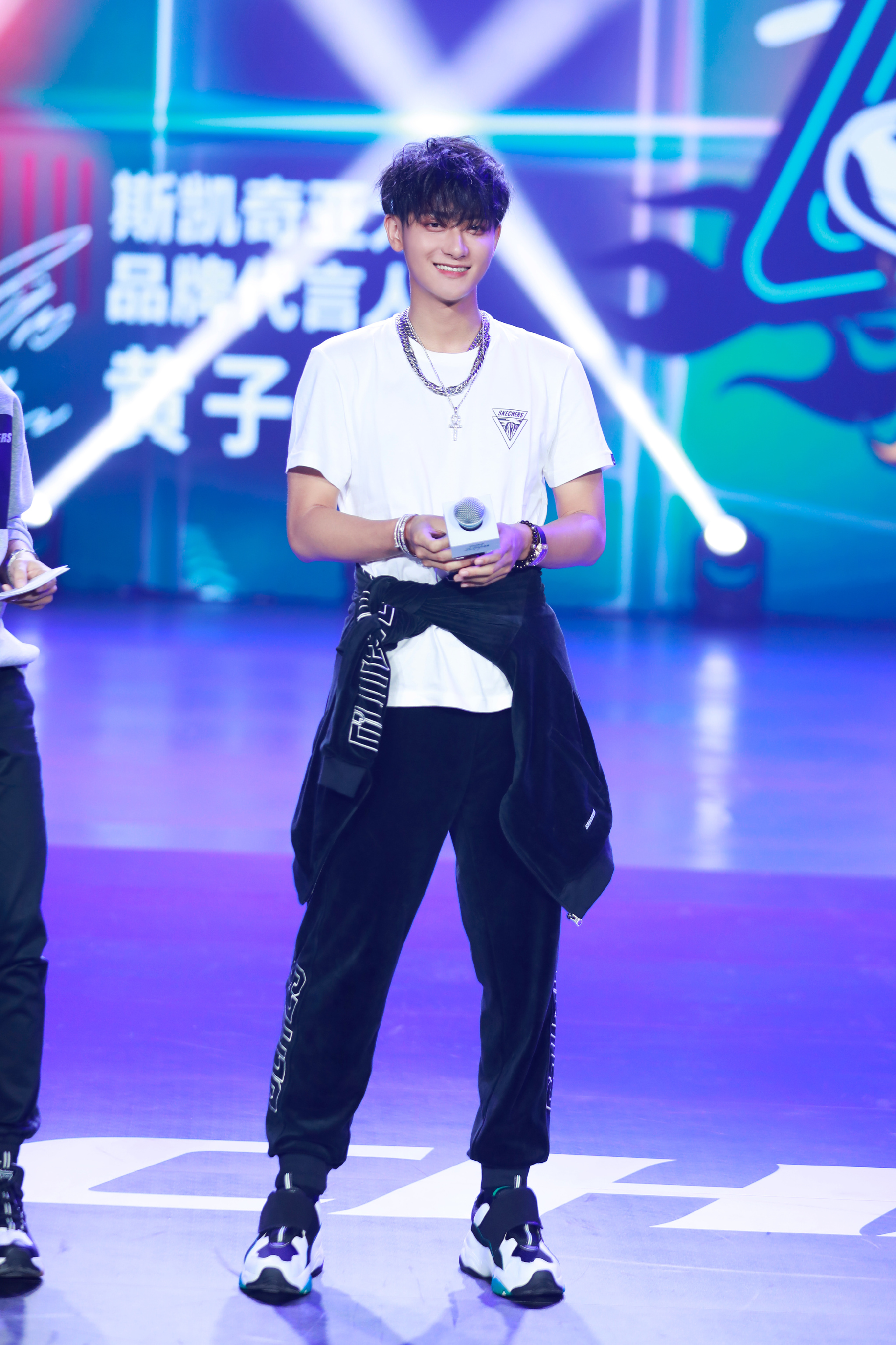 斯凯奇潮流公园 黄子韬掀起"不容定义"新热潮斯凯奇潮流公园 skec