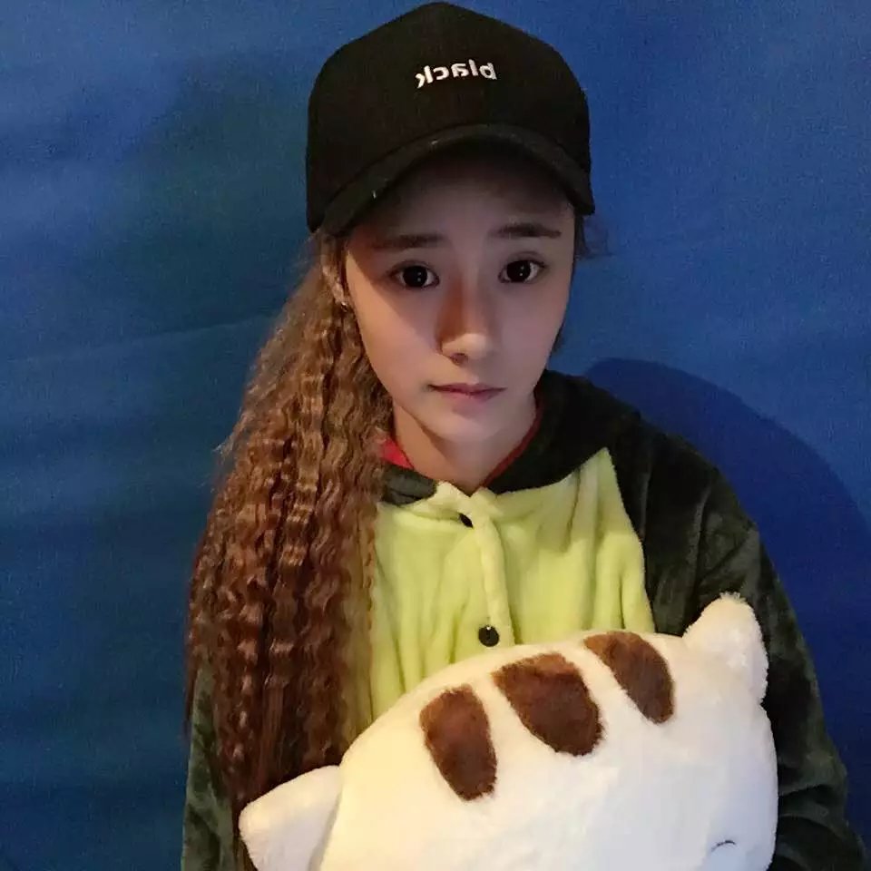 mc王佳歌手直播走红