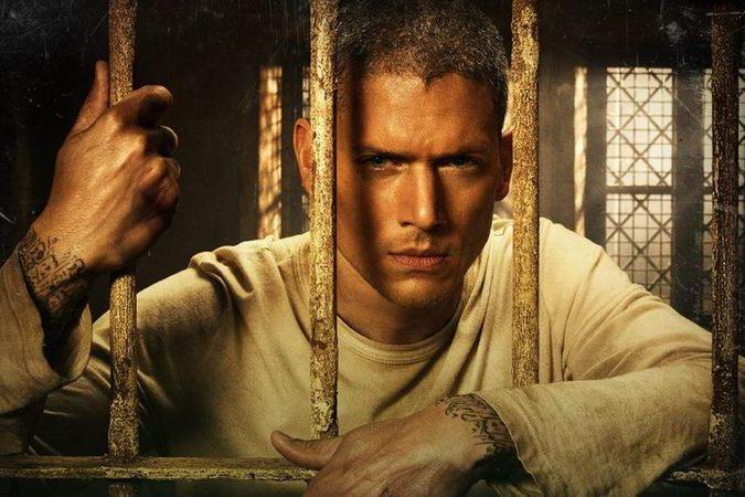 黑帮老大进监狱玩弄手段, 美女狱警沦为他的玩物, 最小的才24岁