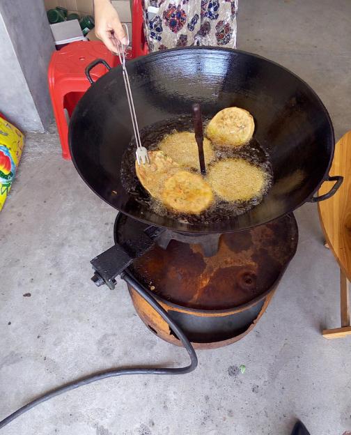 妈妈给我做家乡特产——灯盏糍粑,从小吃到大的味道最美