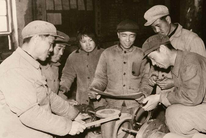 那些年的工人们,罕见工作老照片,勾起那些年的回忆