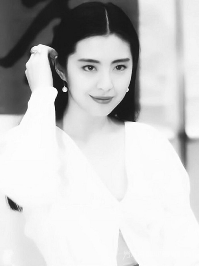 上亿美貌过人 但是至今无人敢娶回家|女星|杨钰莹|王祖贤_新浪新闻