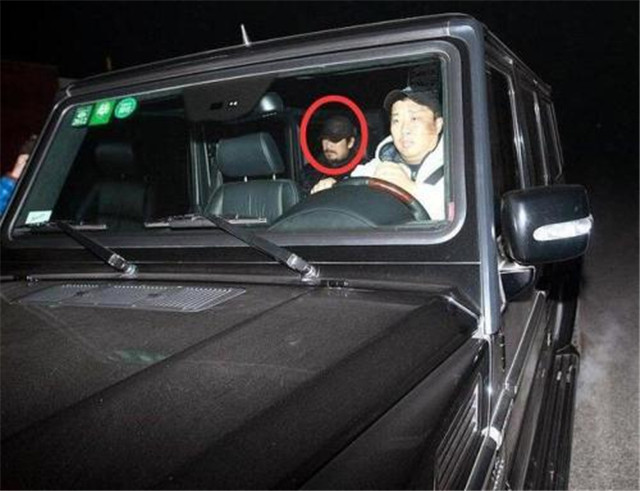 16岁是一名工人,今成国家一级演员,开百万路虎,住1.5亿豪宅!