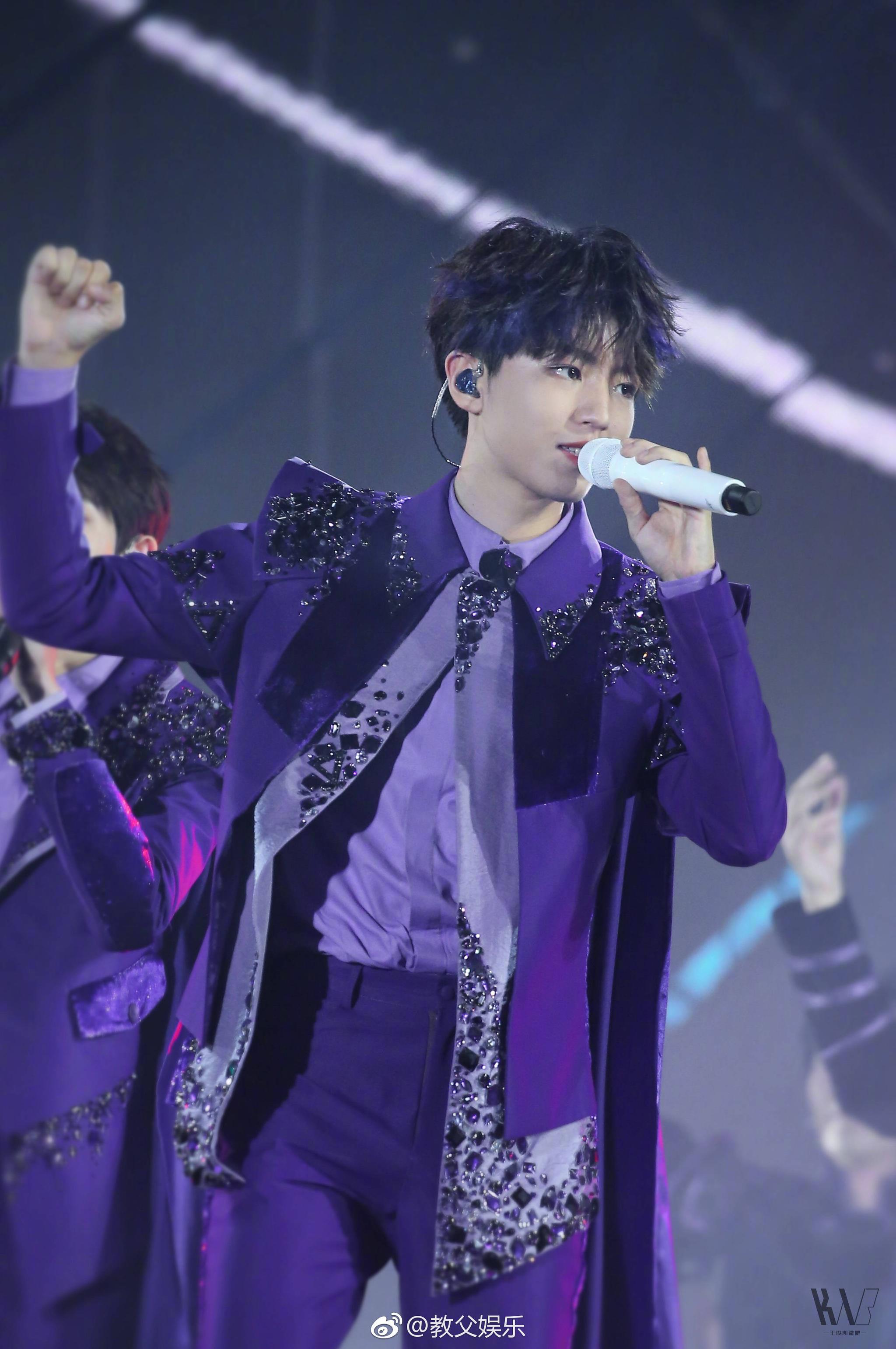 回顾tfboys五周年演唱会~王俊凯的个人solo部分让人惊喜