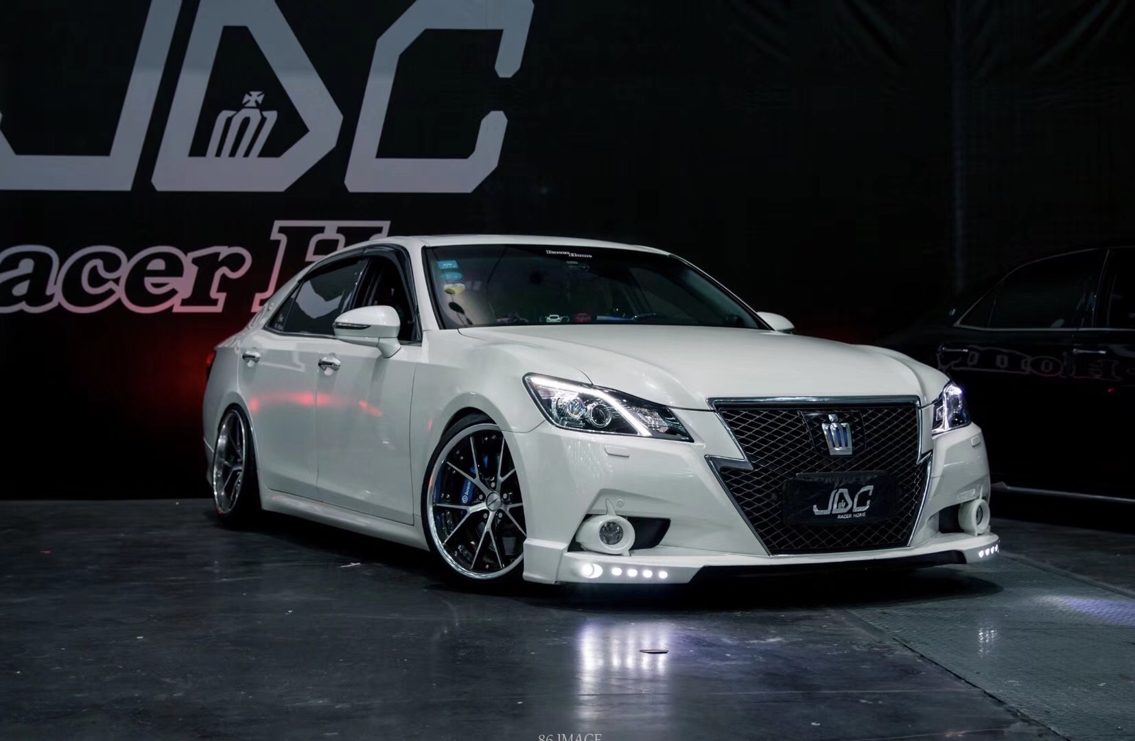 东莞车友因情怀购入14代皇冠全套移植日规外观只因不忘初心