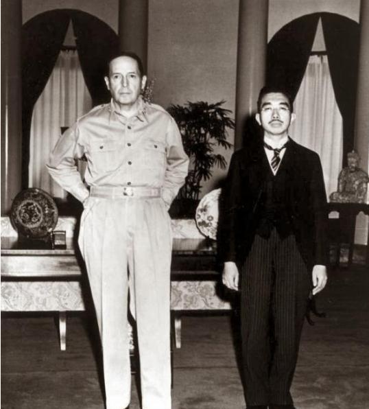 日本投降后, 十恶不赦的天皇裕仁为何不被处死? 原因让人气愤不已