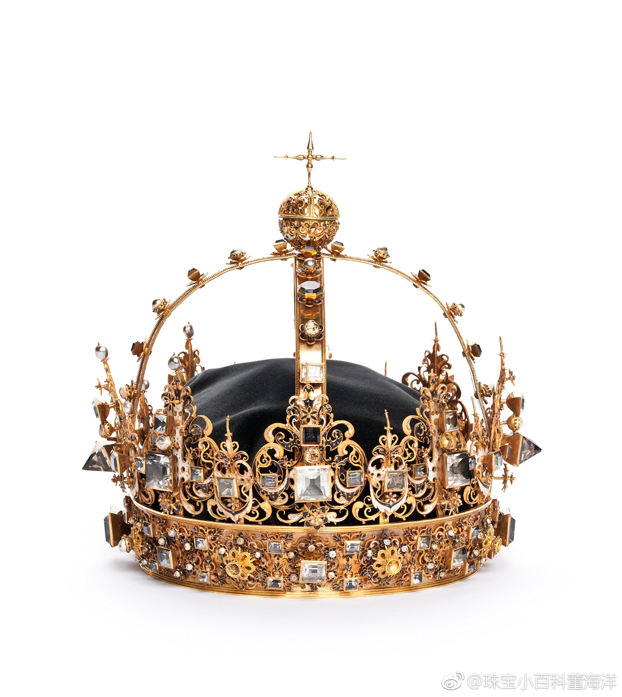 欧洲国王女王加冕的时候一只手托着的那个球)被盗的三件珠宝原本是