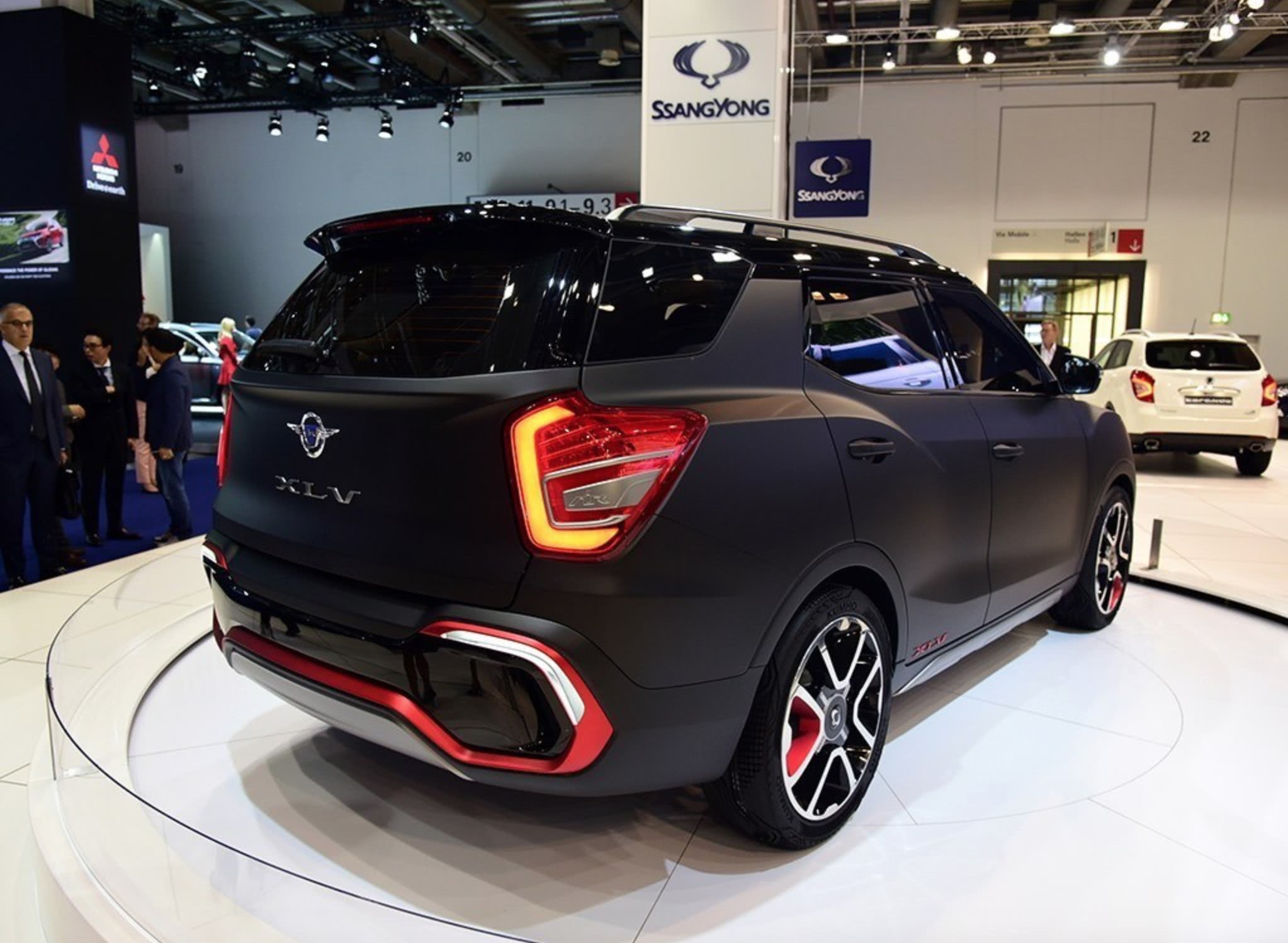 这车比汉兰达硬派,纯进口 大七座,不足15万