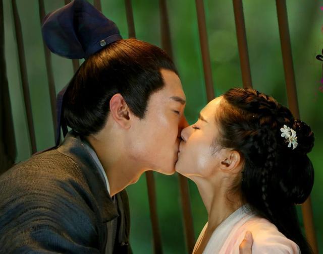 赵丽颖吻遍大半个娱乐圈男神,你更喜欢哪一个?