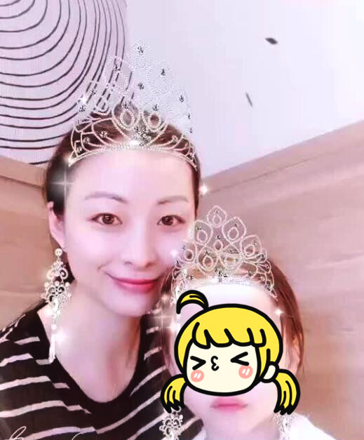 54岁温兆伦的小20岁娇妻近照曝光|赵庭|温兆伦|潘燕妮_新浪新闻