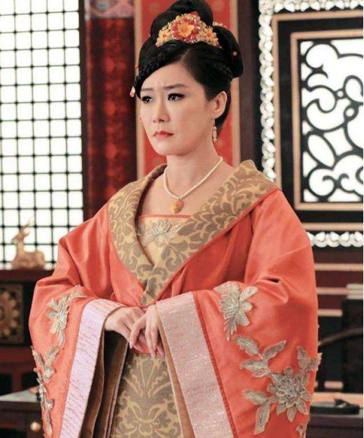 最美养母!她为患病养子复出拍戏赚医药费,两度拒绝嫁富商!