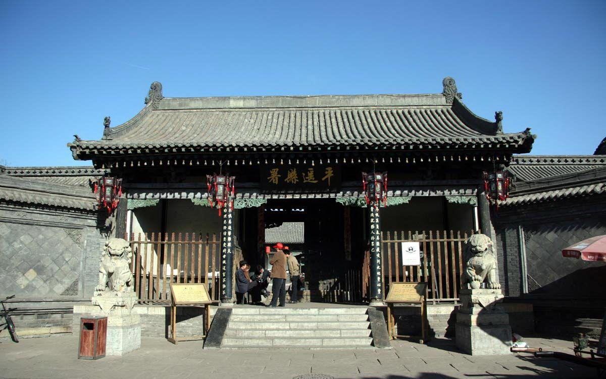 的,以前小编看包青天的时候 就特别喜欢县衙里面的官兵一起喊"威武"