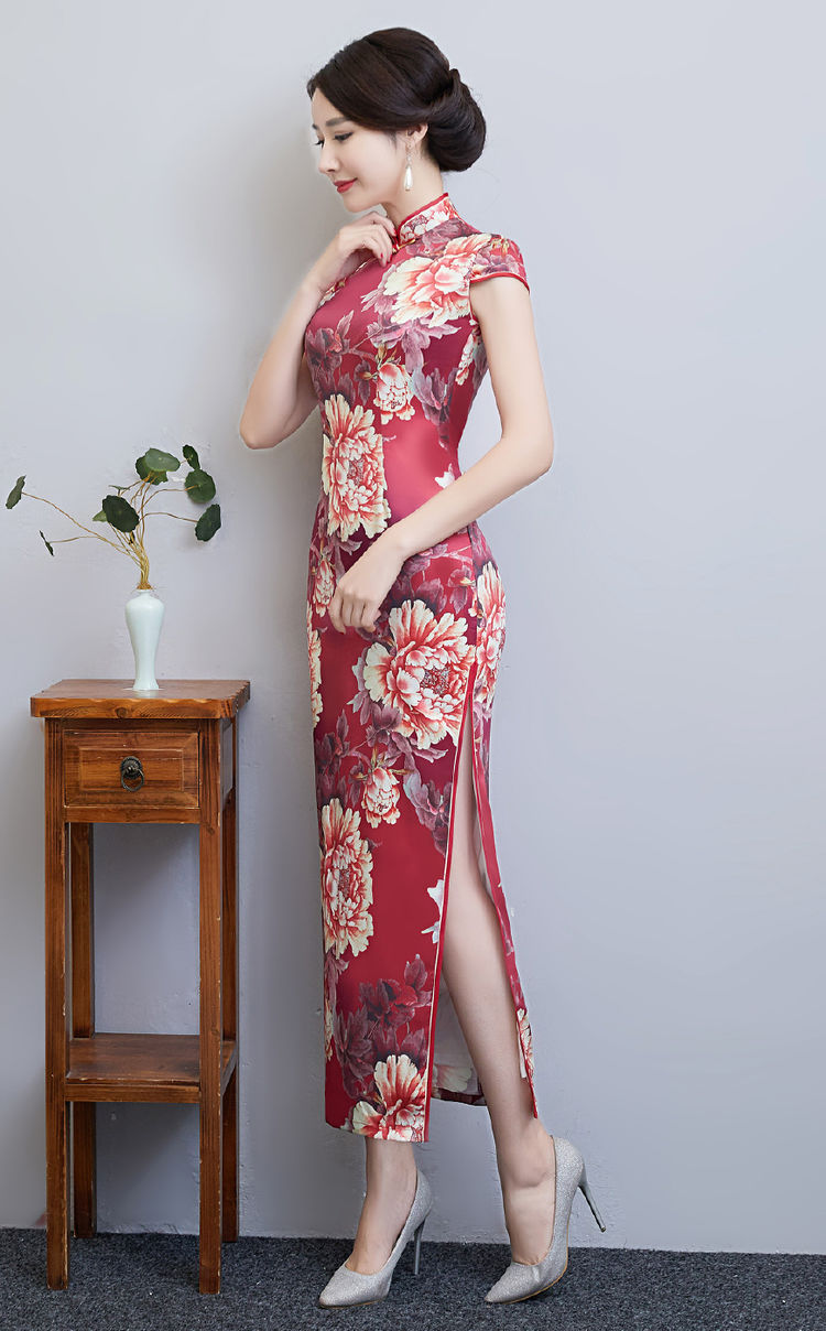 长款旗袍裙就一定是保守古板的?看看这件旗袍裙你就知道答案了