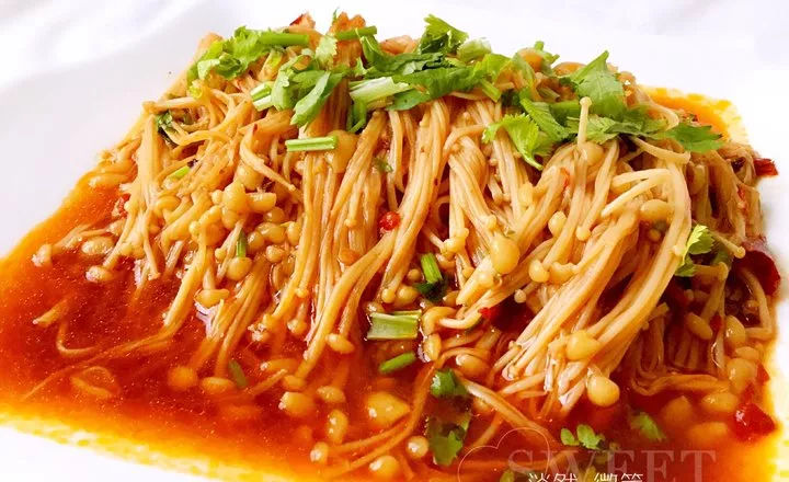 香辣过瘾,超级下饭的水煮金针菇