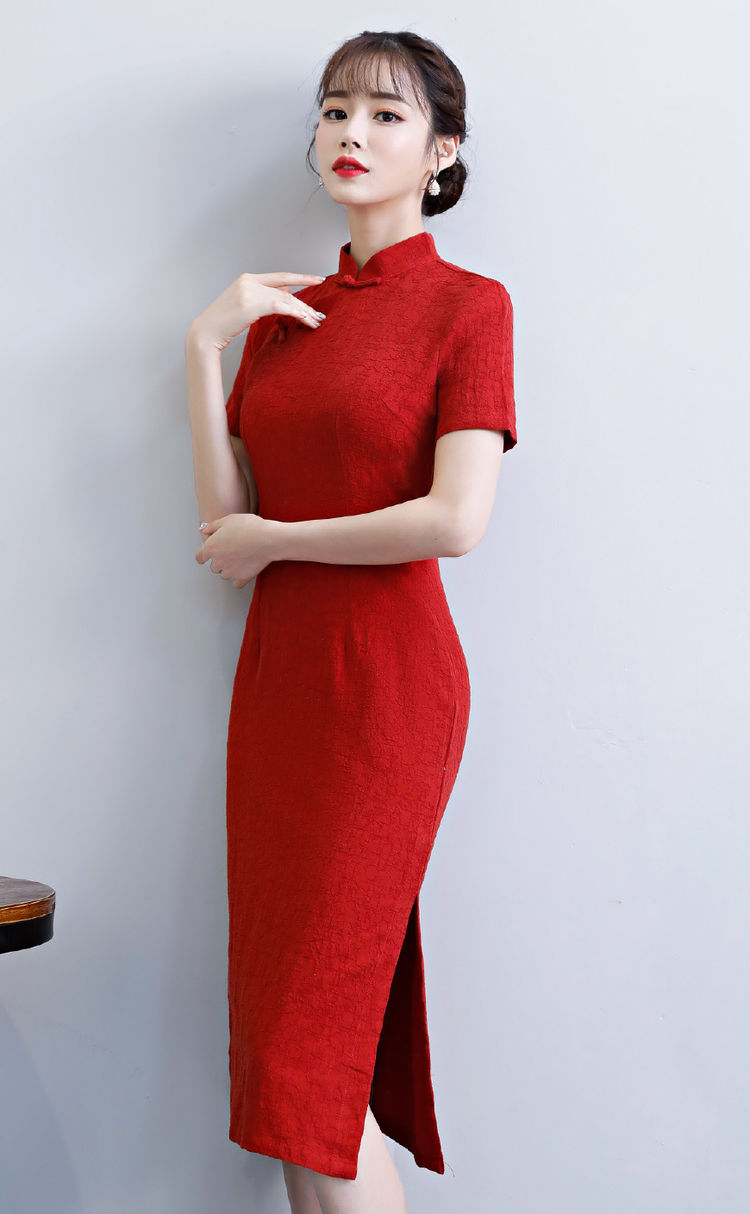 红色中长款棉麻旗袍裙,穿出饱满修身感,要看了吗?