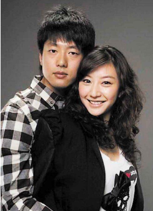 凌潇肃妻子唐一菲怀二胎,前妻姚晨儿女双全凑足好字