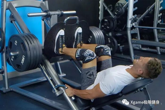 腿举 5x15(脚踩踏板中间)