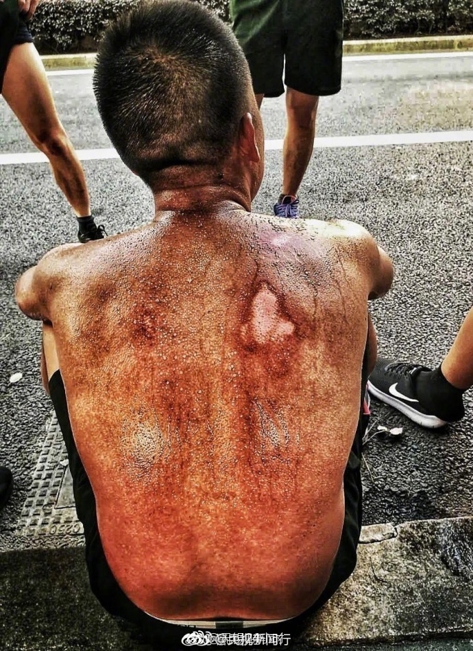 没有什么岁月静好,只是有人替我们负重前行[心]