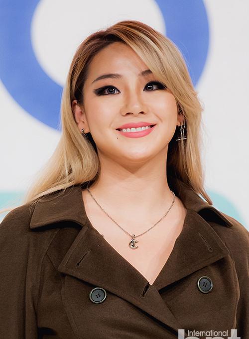 cl今天出席韩国综艺节目发布会.