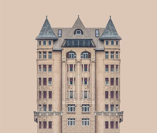 对称的城市建筑!左右对称