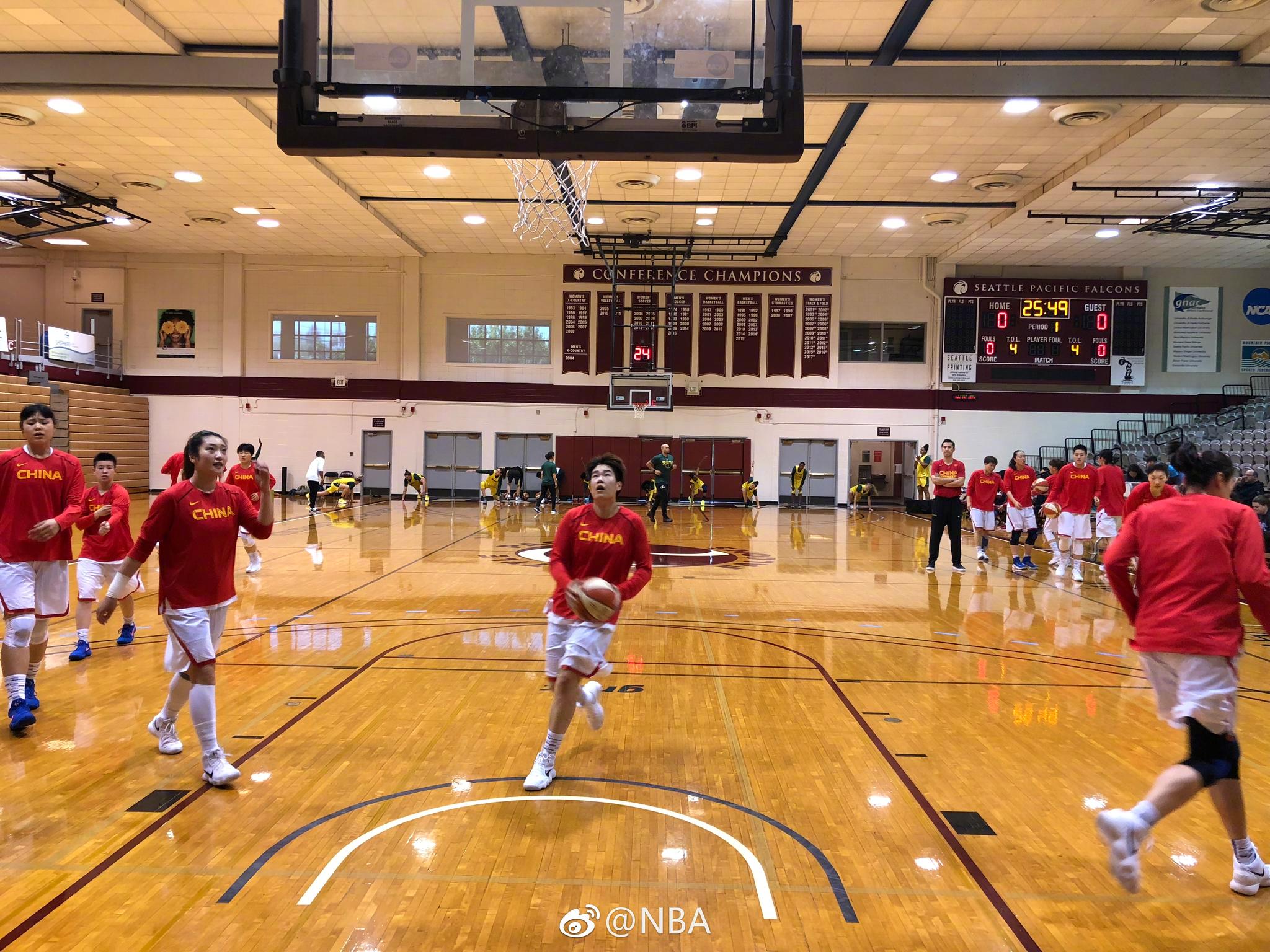 当地时间5月4日,中国女篮与WNBA西雅图风暴