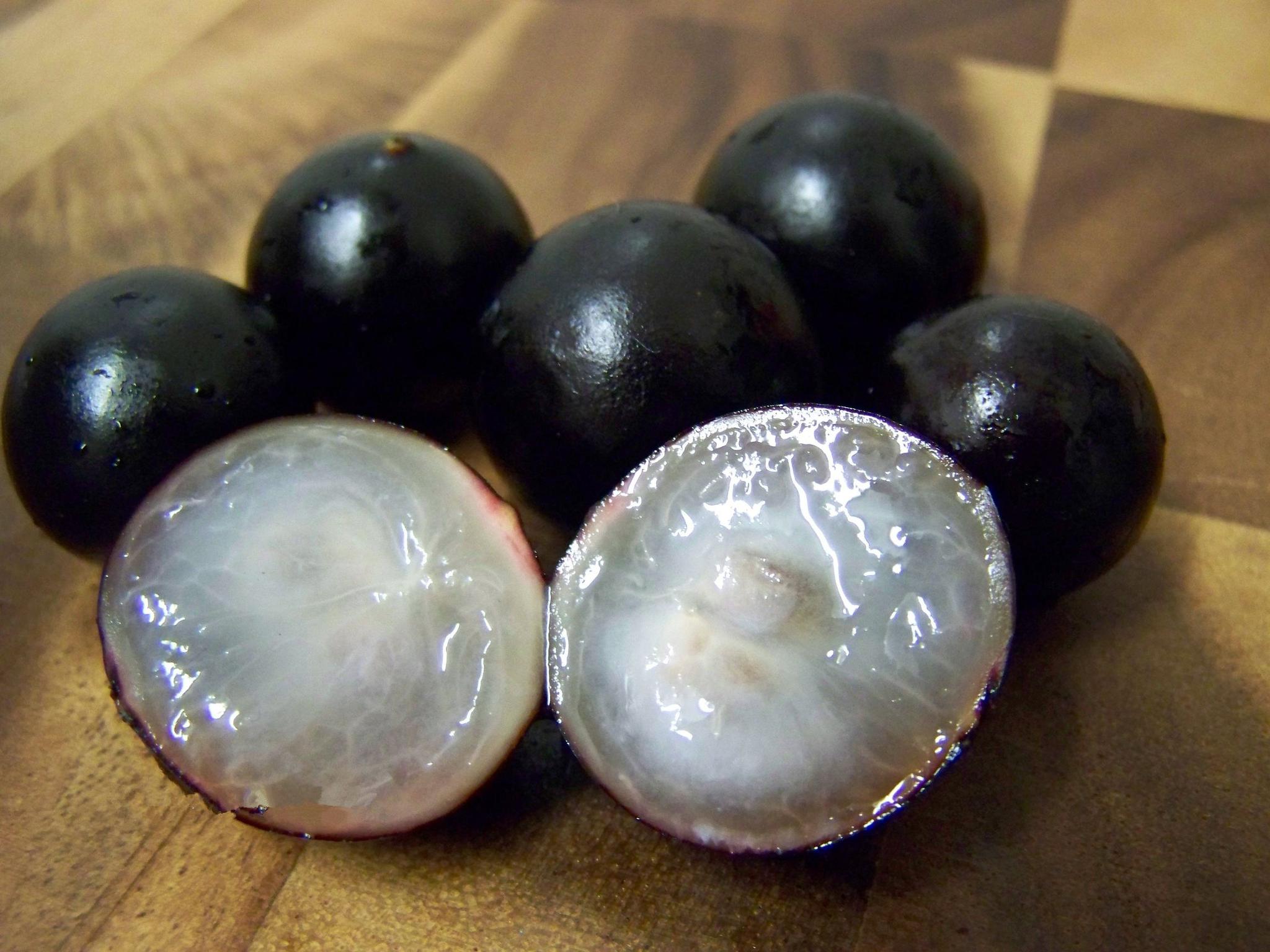 农村一种庭院用树,果中有花,花中有果,有"热带葡萄"之美誉|嘉宝|水果