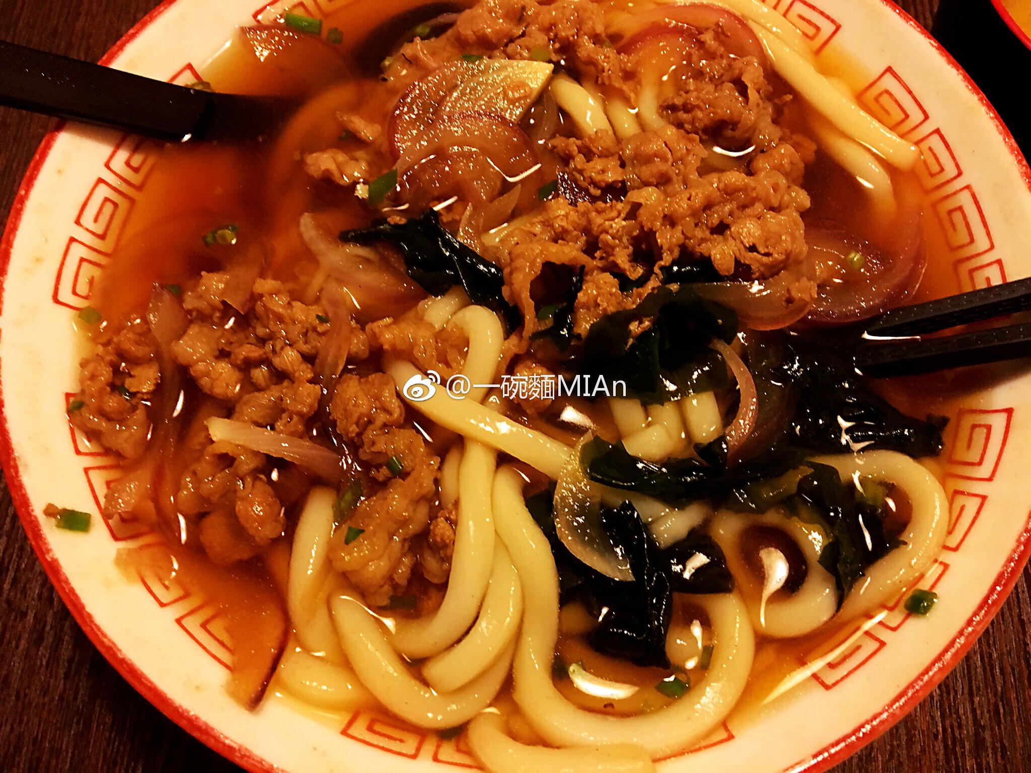 鸟乐日本料理🏮 乌冬面不错吃 饭类全是雷牛肉乌冬面🐂🥓🍜|乌冬面|日式|酱菜|炒饭|日本料理_新浪新闻