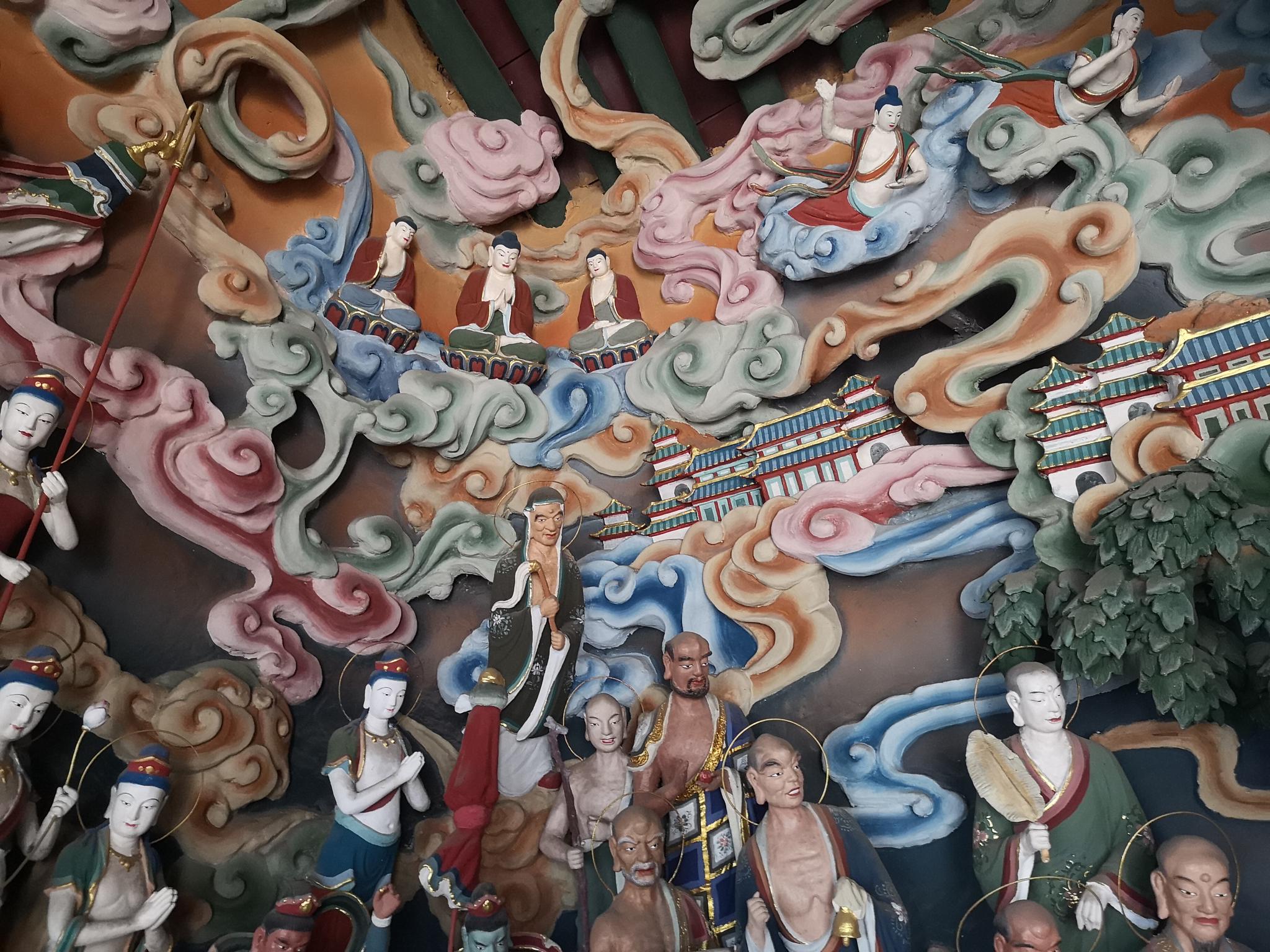 介休张壁古堡新修的悬塑