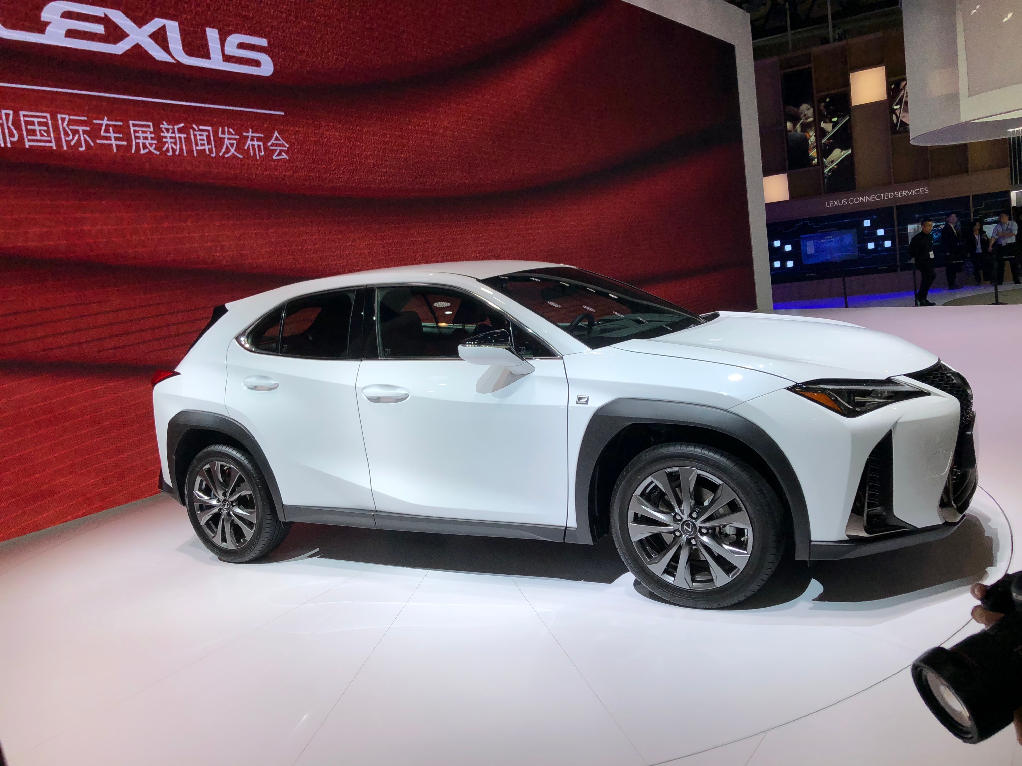 雷克萨斯ux200亚洲首发!25万起售必成爆款