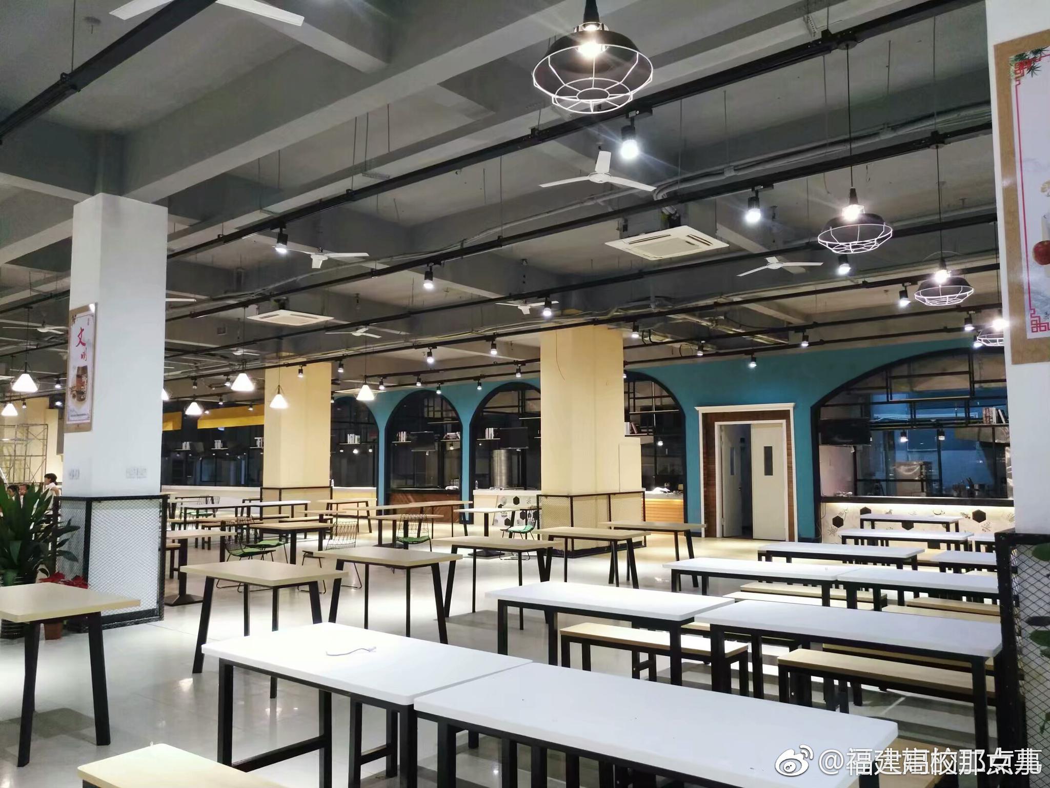 大学食堂餐饮体验