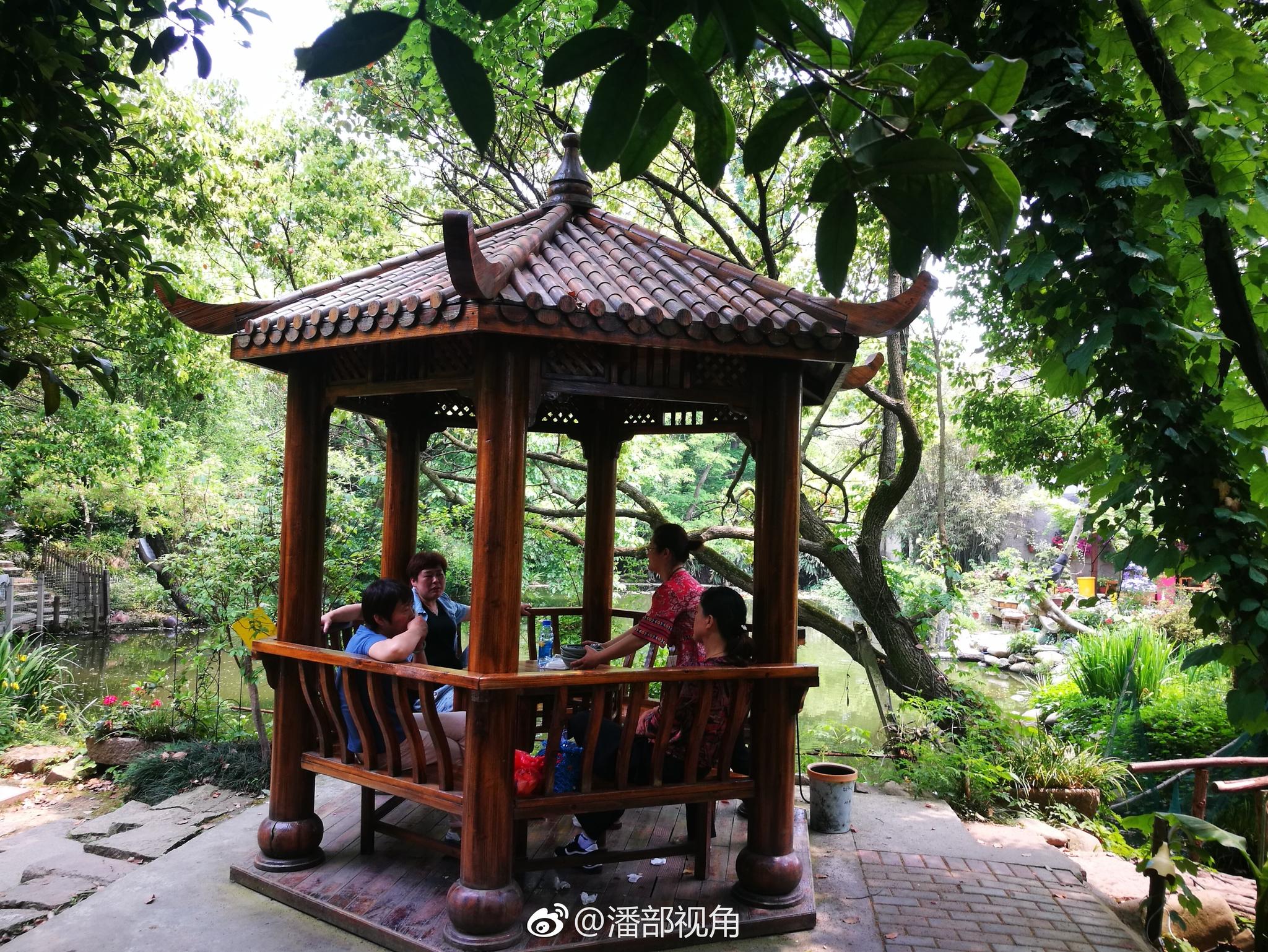 憩园位于无锡鸿山脚下的一个拆迁村庄因为还在待拆迁