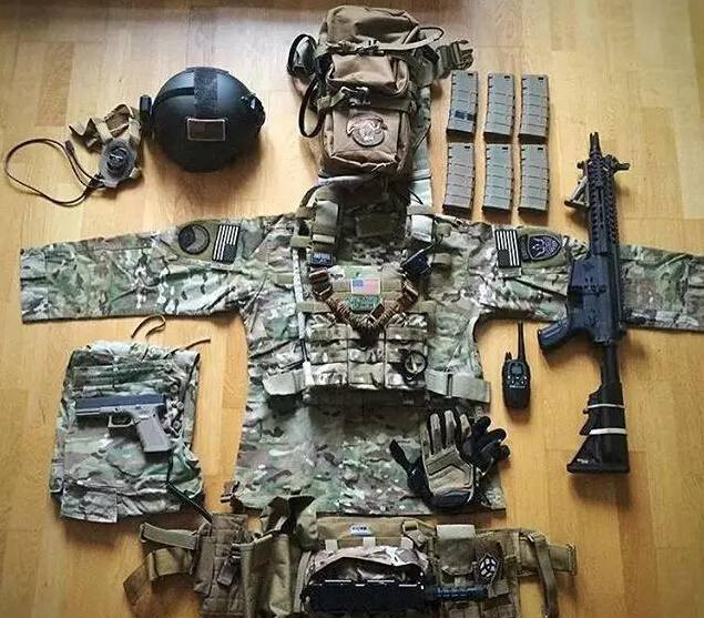 中国特种兵作战服装,重量达到3公斤,完成全球同步模块配置