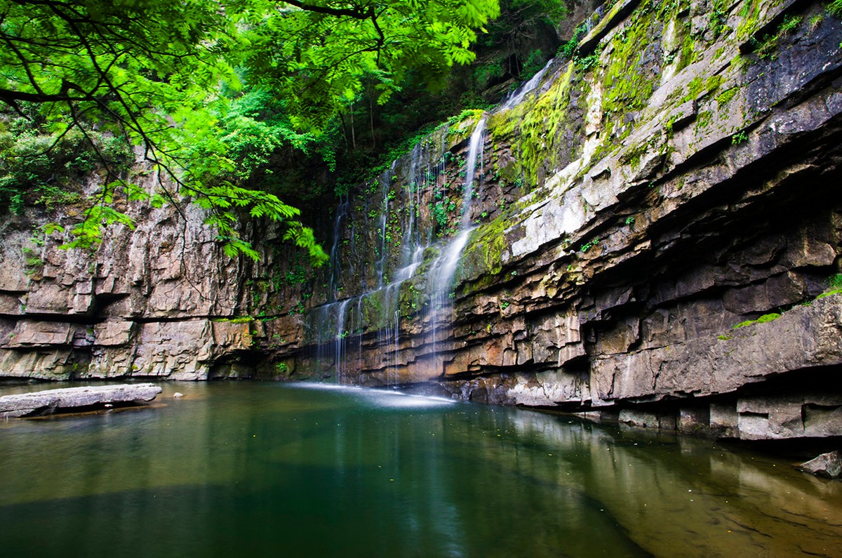 以后再也不用去四川九寨沟了,汉中就有一处风景秀丽的"九寨沟"