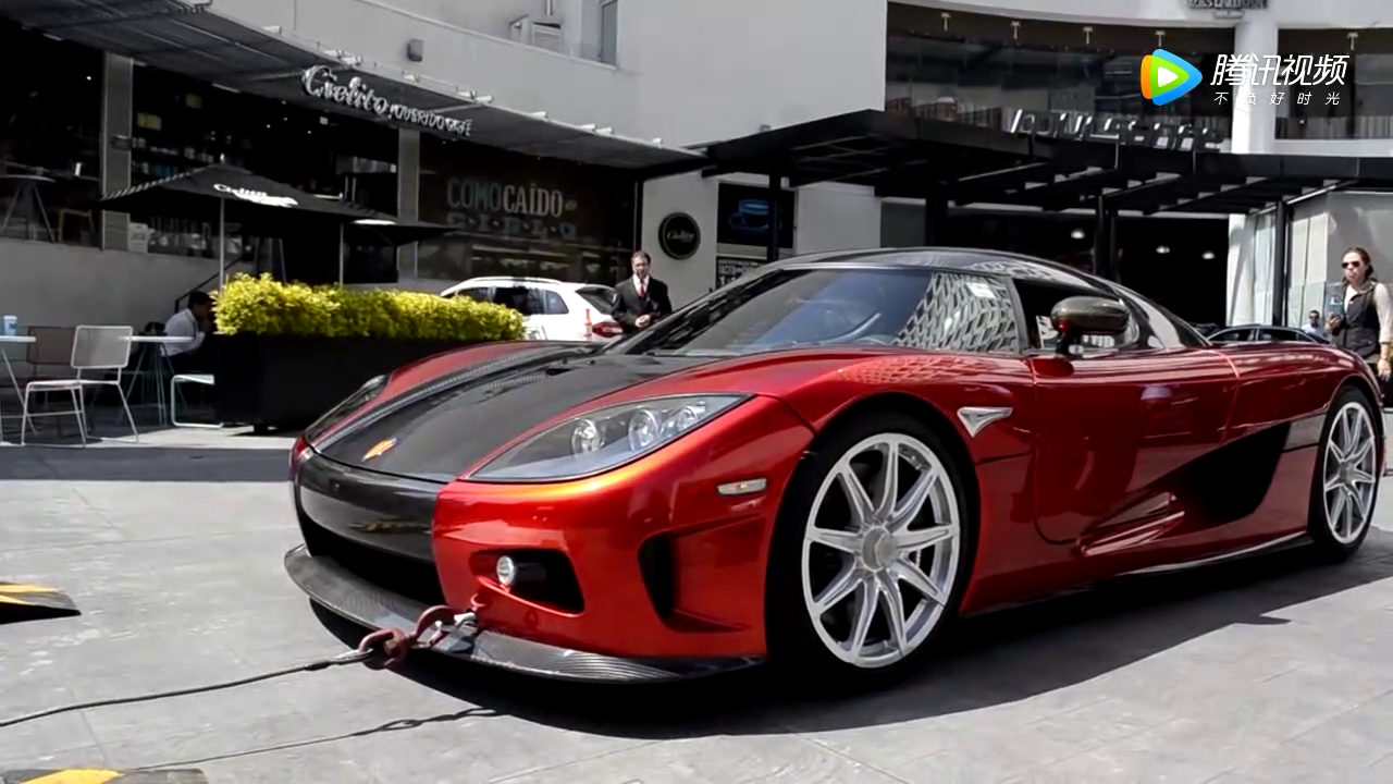 3000万的跑车交付客户的时候 4s店销售员浑身都是汗