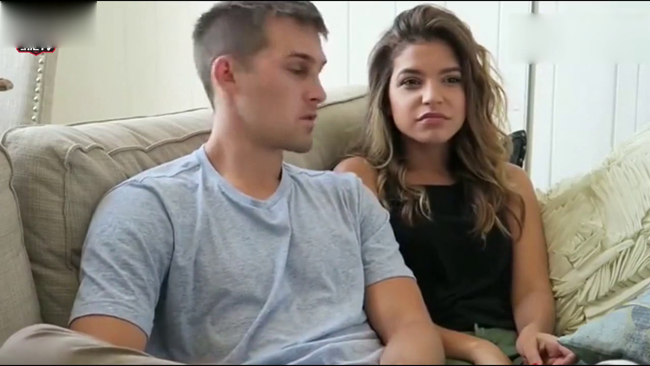 抖音最近很火的一首歌 5566《我难过》现场版