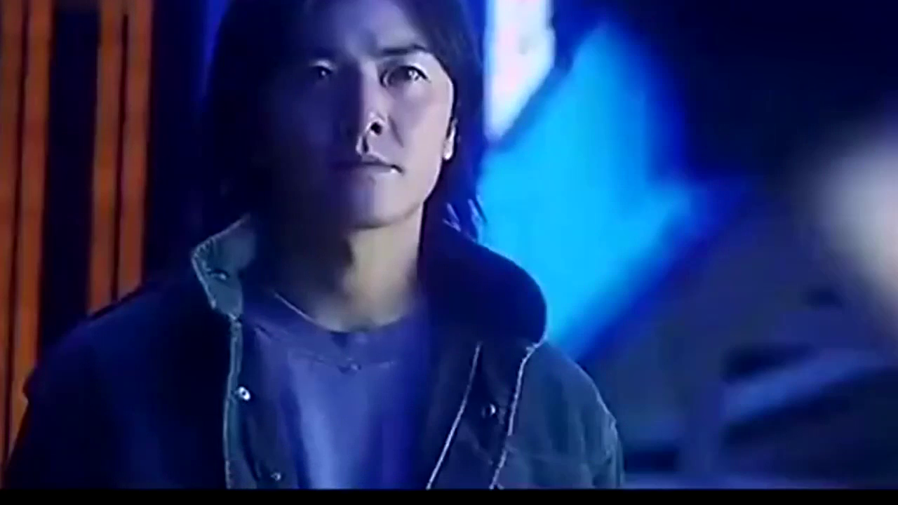 古惑仔经典桥段九纹龙霸气出场 众小弟齐呼龙哥