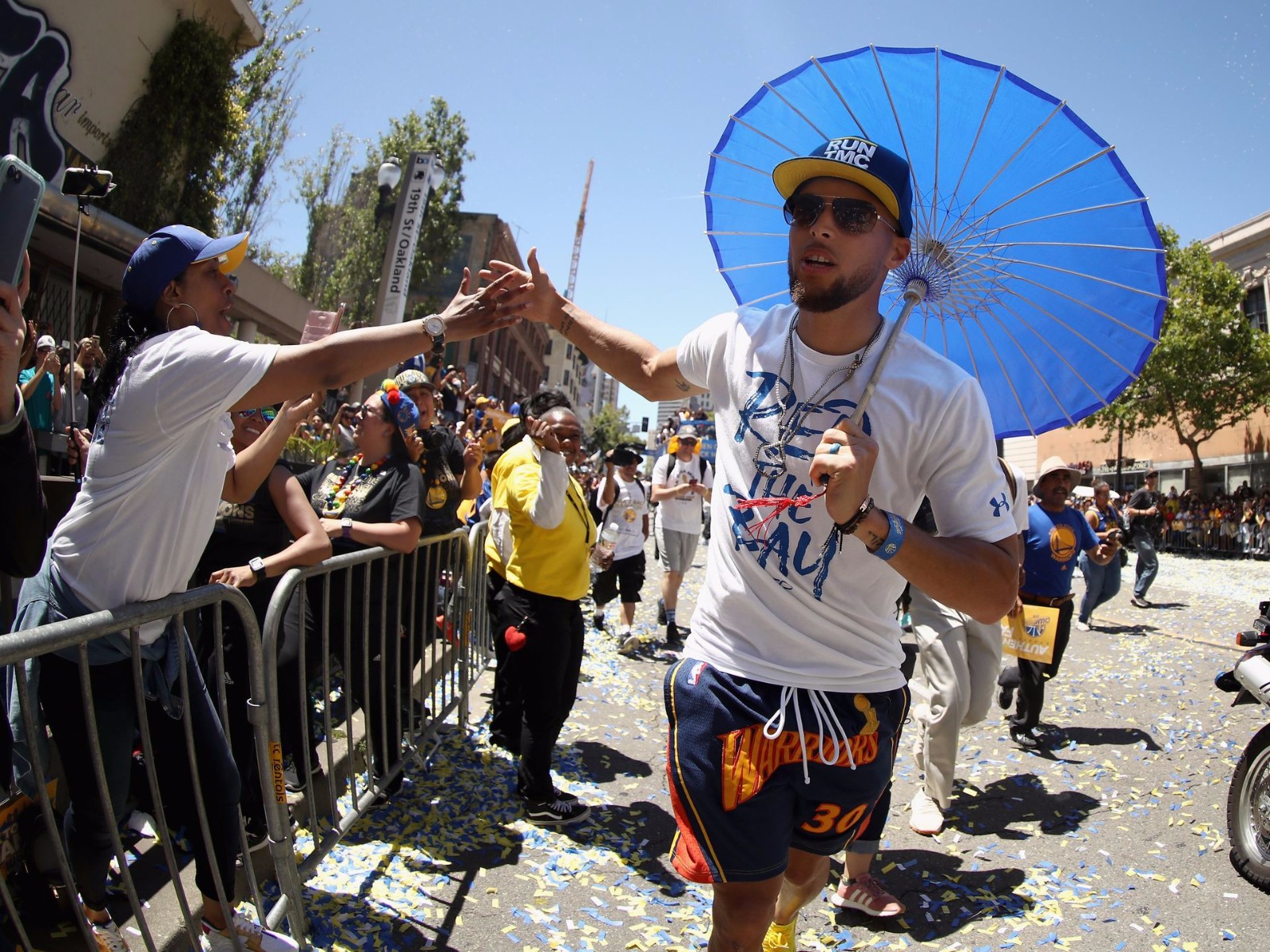 2018年NBA总冠军勇士队, 来一场冠军游行