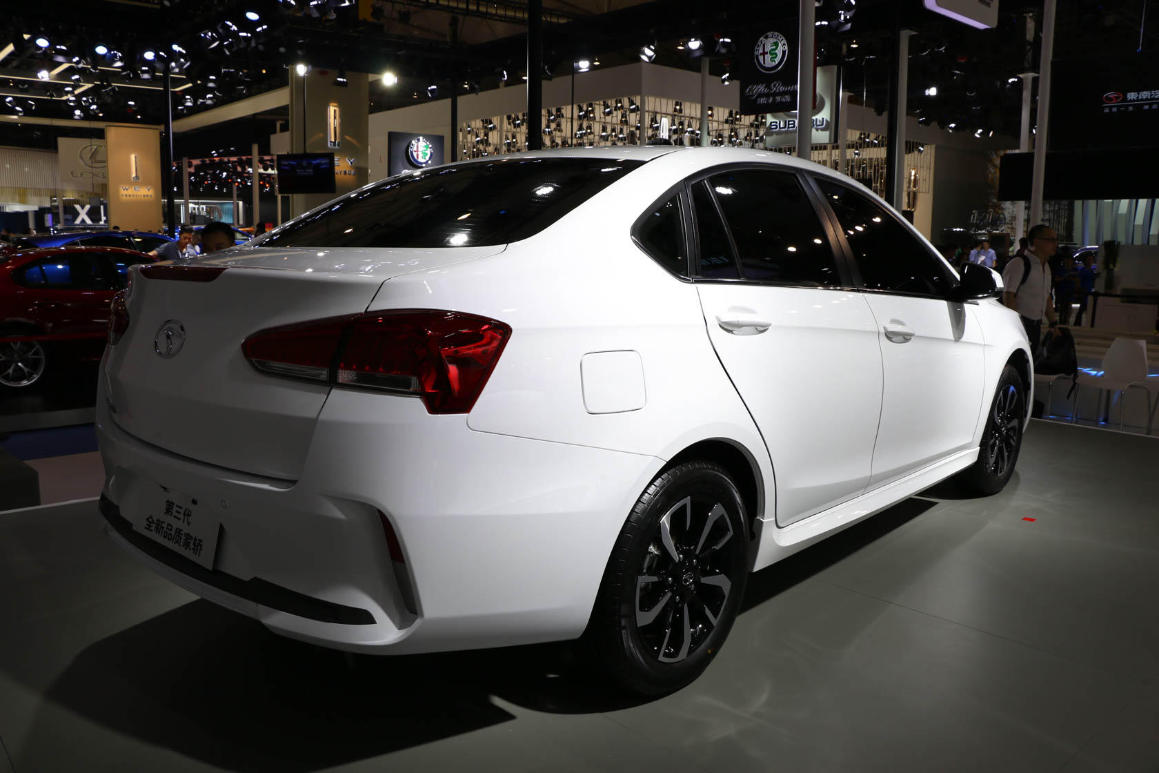 5l进口发动机,后独悬,高颜值,买菜最佳|买菜|发动机|新车_新浪网