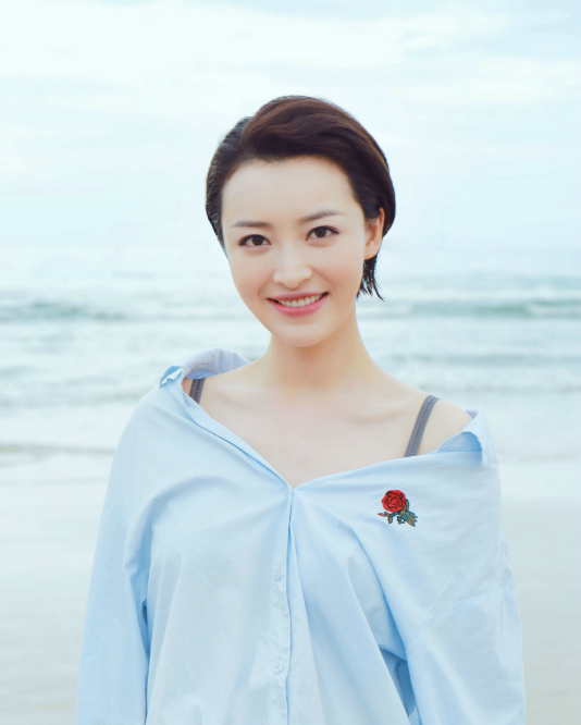 杨菲洋最不舍得删的几张照片,第6张是多少人的壁纸啊