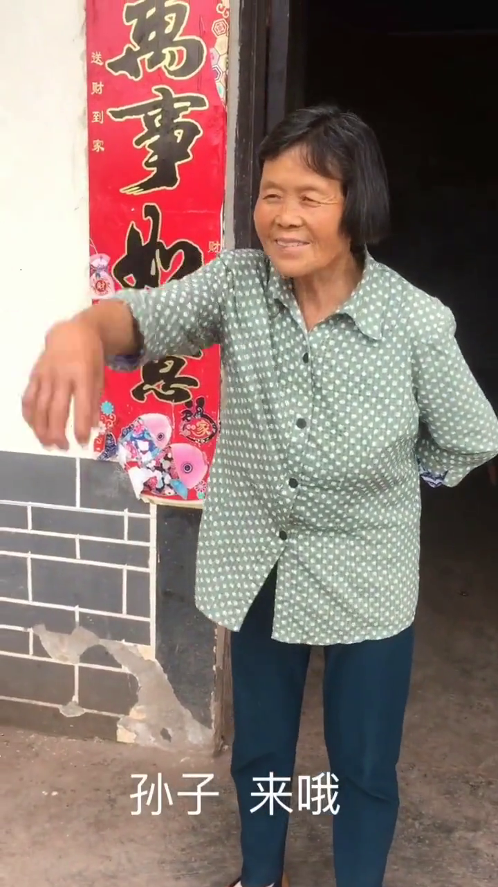 怎样都逃不过阿婆的套路,农村小伙尴尬了