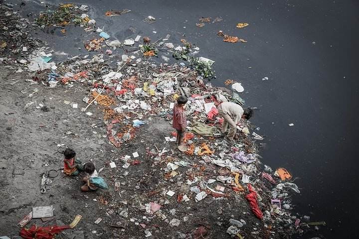 世界上污染最严重的河,鱼在水里都活不了,当地人却敢下去游泳!