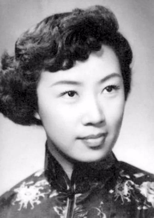 为啥爸妈特别爱吐槽我们的发型?看看他们曾经的雷人造型就懂了!