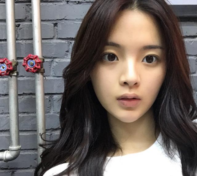 杨超越首晒素颜照,无美颜的她长这样,是不是纯天然一目了然!