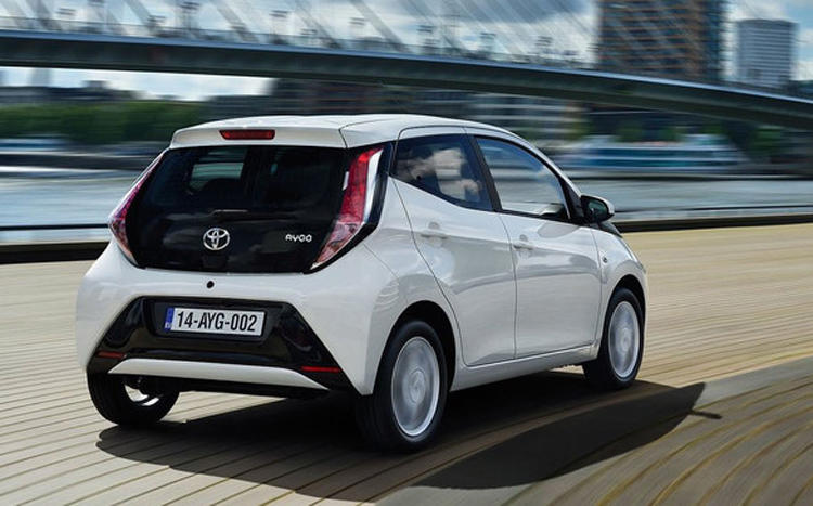 丰田小车油耗3.9l,小姐姐的"代步神器"