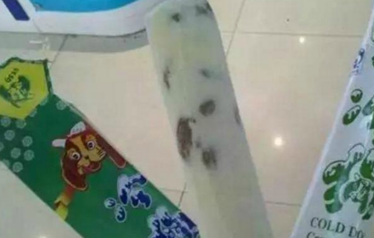 冷狗冰棍:很有年代感的雪糕了,吃过的人都已经是妈妈辈了吧.