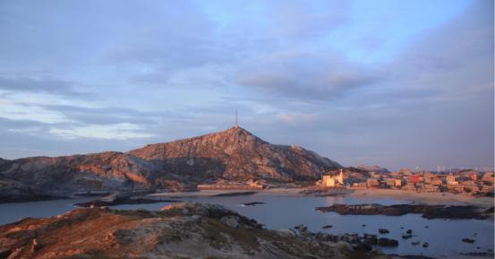 1平方公里以上的岛礁有18个,素有"十八列岛"之称,其中南边乌丘屿现