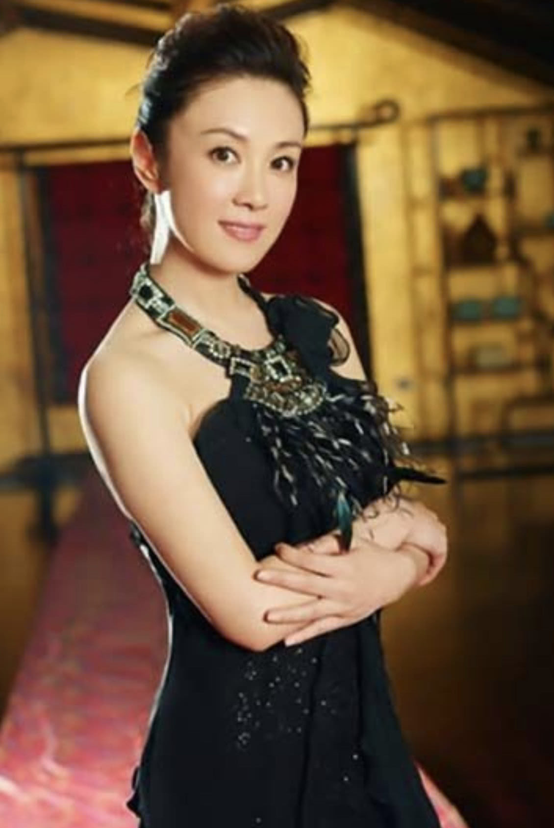 史上最美"苏妲己",星途尽毁,如今身家过亿却无人敢娶