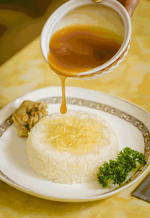 「鱼翅捞饭」震撼出席!一顿胜过十针玻尿酸,不到￥50就能吃?